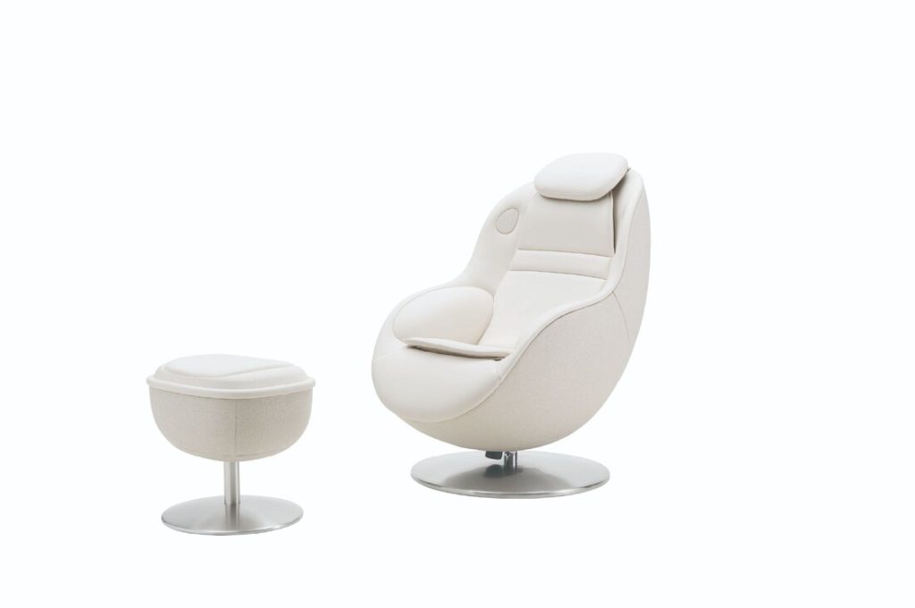 LG Kerusi Urut Recliner dalam warna Beige
